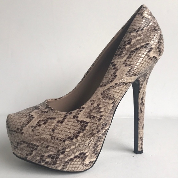 Steve Madden DejaVu Snakeskin Pumps 8B - Picture 1 of 11